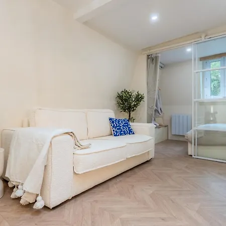 Duplex Standing Centre - Aux Bleuets Apartament