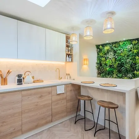 Duplex Standing Centre - Aux Bleuets Apartment